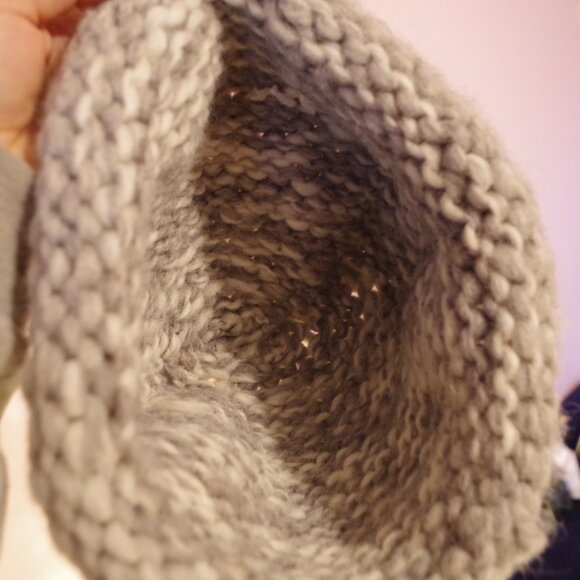 Women's Knitted Wool Hat Hand Made - Picture 4 of 4